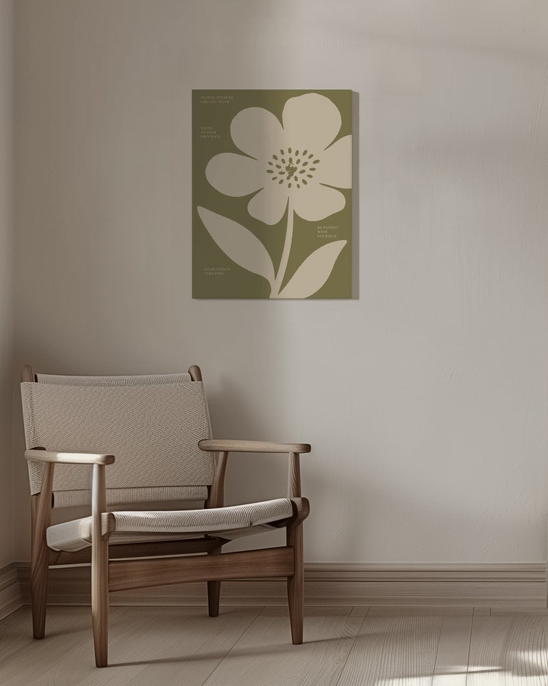 Stilisierte cremeweiße Blüte auf olivgrünem Hintergrund mit kleinen Textzeilen