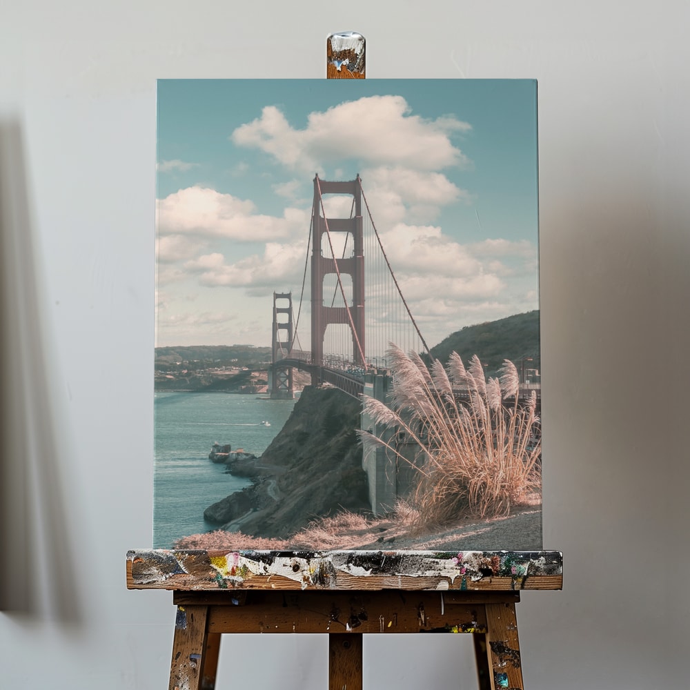 Fotografie der Golden Gate Bridge mit Pampasgras und Wolken in Vintage-Farben