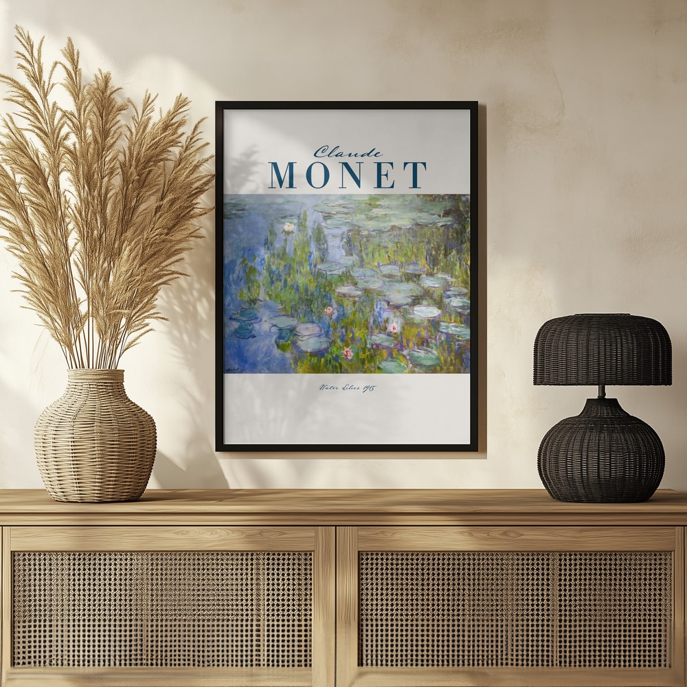 Ausstellungsplakat Claude Monet mit Seerosen auf blau-violettem Wasser, blauer Schriftzug