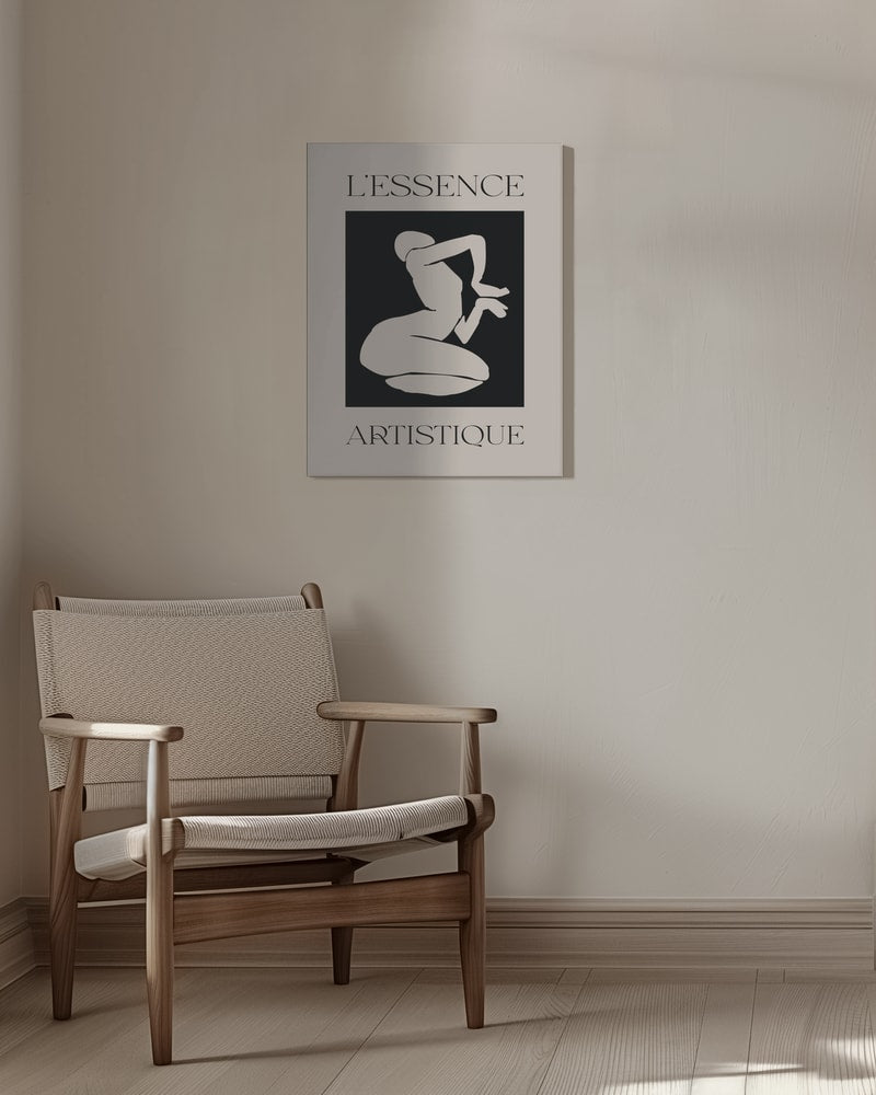 Helle kniende Figur im Scherenschnitt-Stil auf schwarzem Feld mit Schriftzug L'Essence Artistique