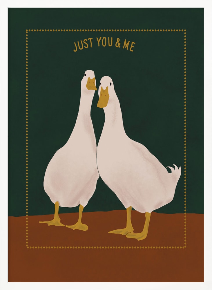 Zwei weiße Enten nebeneinander auf grünem Hintergrund mit Schriftzug Just You & Me