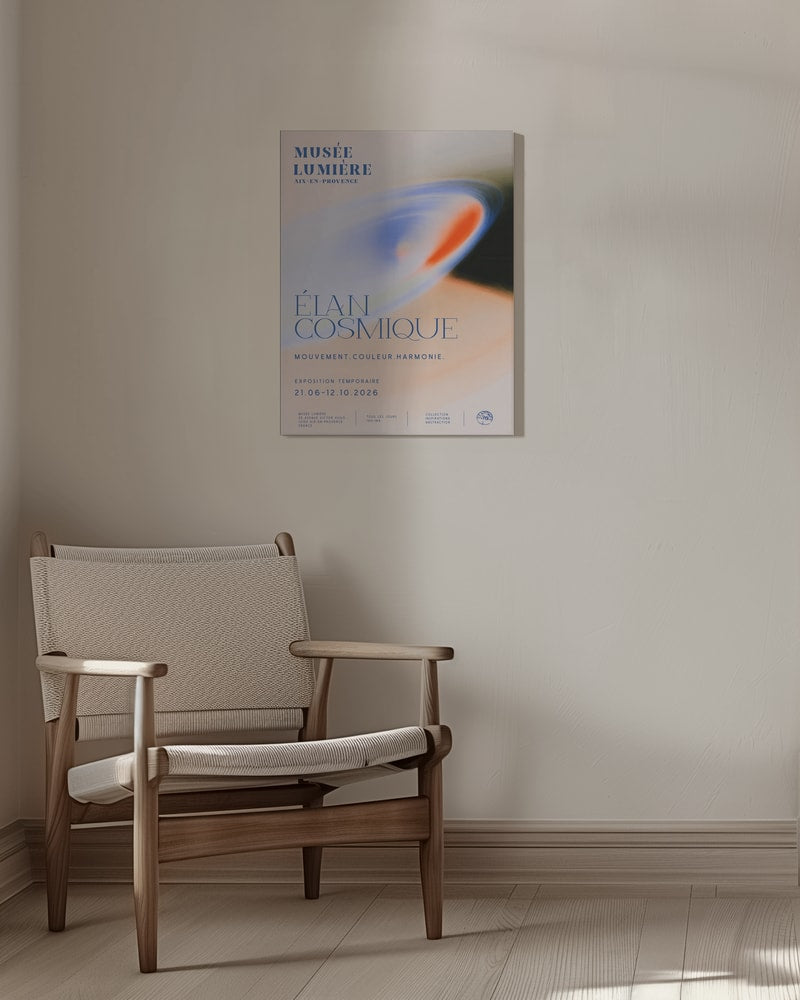 Ausstellungsplakat Élan Cosmique mit weichem Farbwirbel in Blau, Orange und Rosé