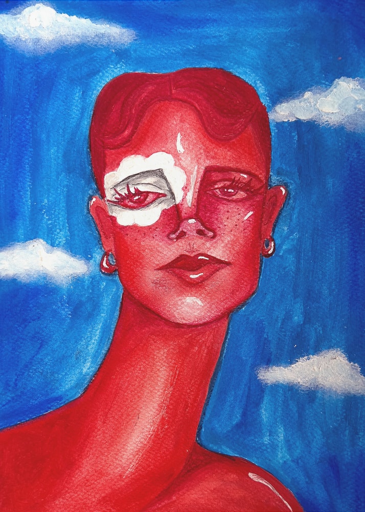 Surreales Porträt einer Frau in Rot vor blauem Himmel mit Wolken