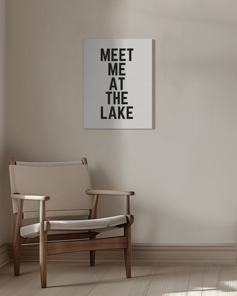 Schwarzer Schriftzug Meet Me at the Lake auf hellem Hintergrund