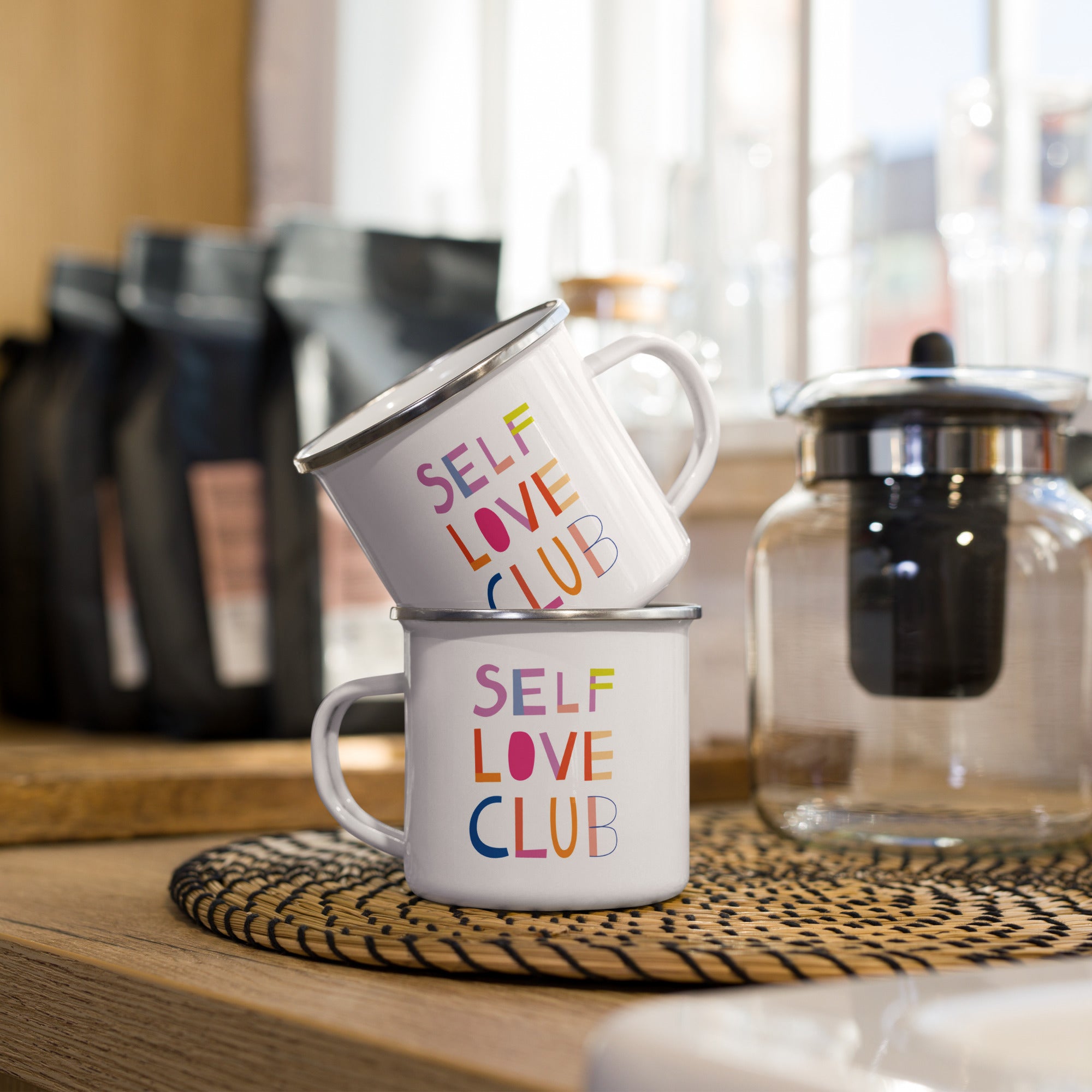 Self Love Club Emaille Tasse – Bunte Retro Becher mit Selbstliebe-Motiv | Leicht & Robust | Handgefertigte Emailletasse mit Spruch | Geschenk für Frauen, Freundinnen, Achtsamkeit & Empowerment