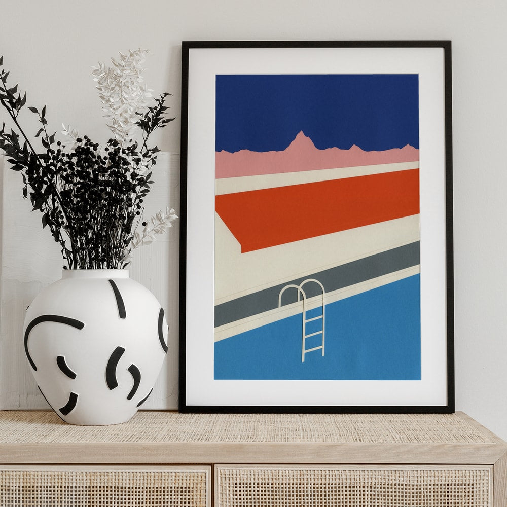 Grafische Illustration einer Poolleiter mit roten Flächen und rosa Bergkette