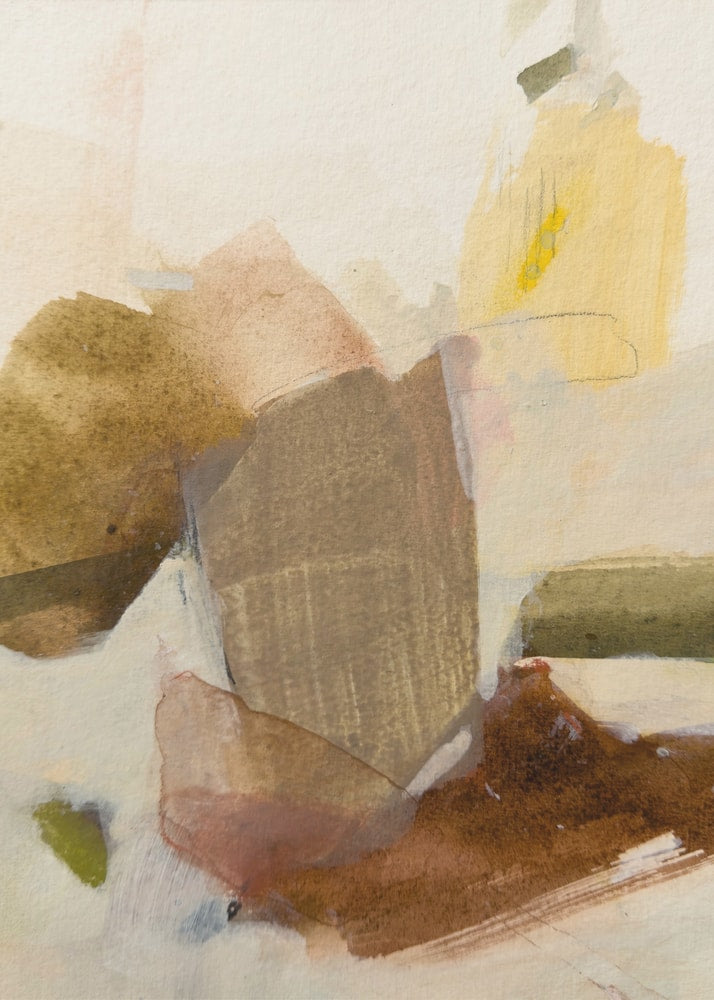 Abstrakte Aquarellflächen in Ocker, Taupe und Gelb auf hellem Hintergrund