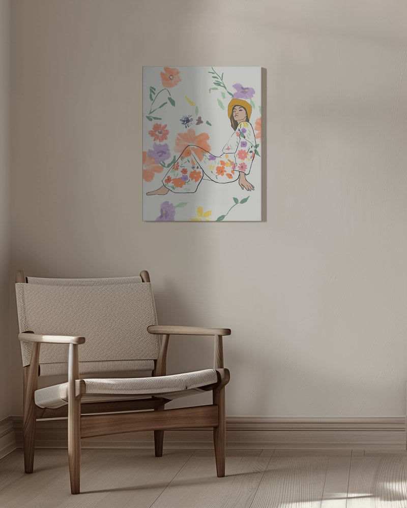 Illustration einer sitzenden Frau mit gelbem Hut im Blumenkleid zwischen bunten Blüten
