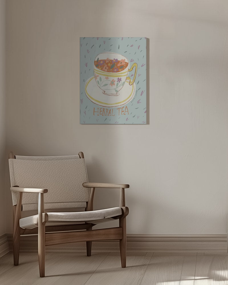 Illustration einer verzierten Tasse mit Blütentee und Schriftzug Herbal Tea auf mintfarbenem Hintergrund