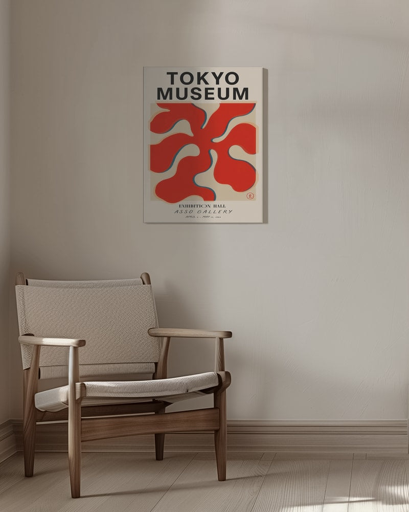 Ausstellungsplakat mit Schriftzug Tokyo Museum und roter Scherenschnitt-Form auf Creme