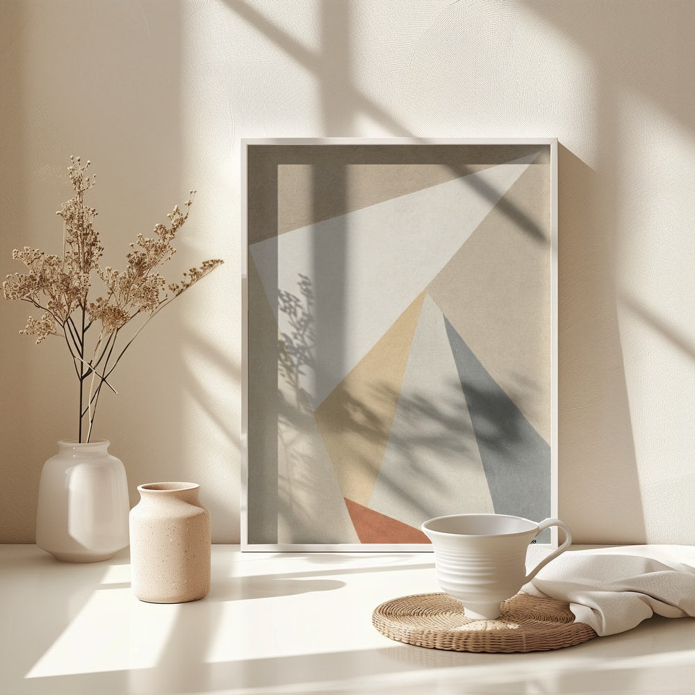 Abstrakte geometrische Flächen in Beige, Weiß, Grau und Terrakotta