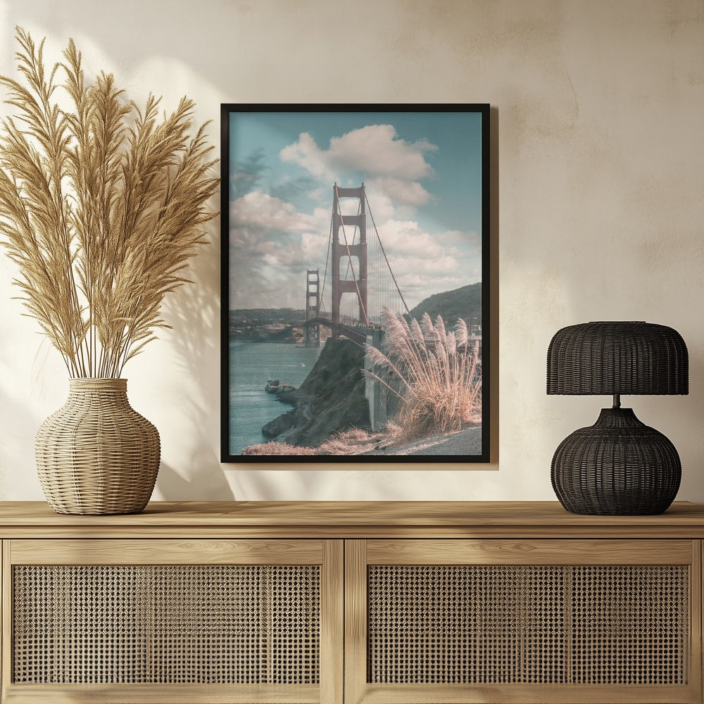 Fotografie der Golden Gate Bridge mit Pampasgras und Wolken in Vintage-Farben