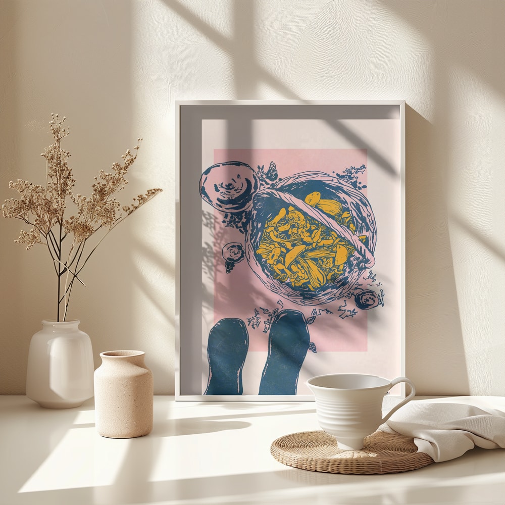 Illustration eines Korbs mit gelben Pilzen und zwei Gummistiefeln von oben auf rosa Hintergrund
